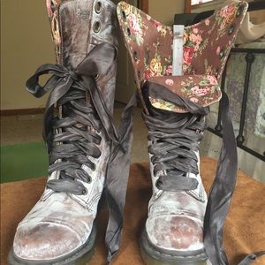 Doc Martin Lace up Boots